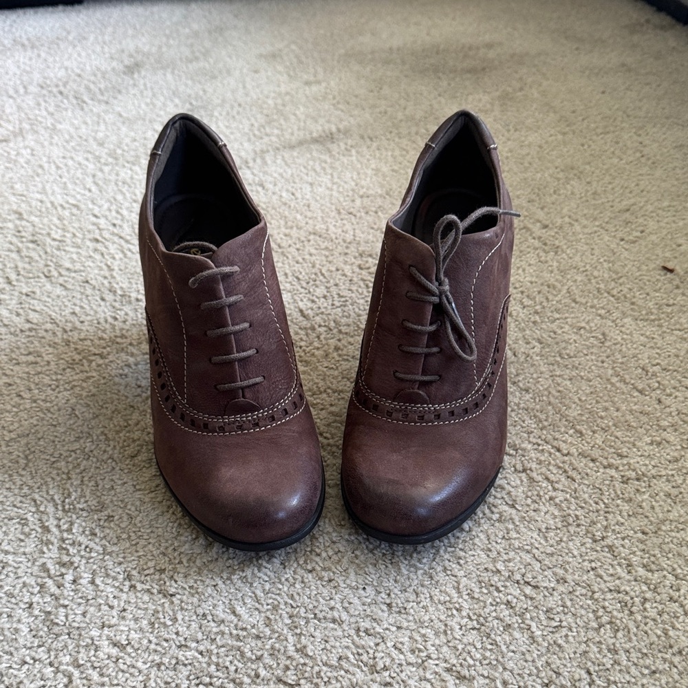 Ecco size 40 booties